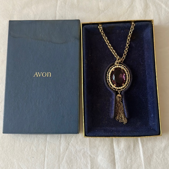 VINTAGE AVON  purple stone on long gold-filled  chain - Picture 1 of 7